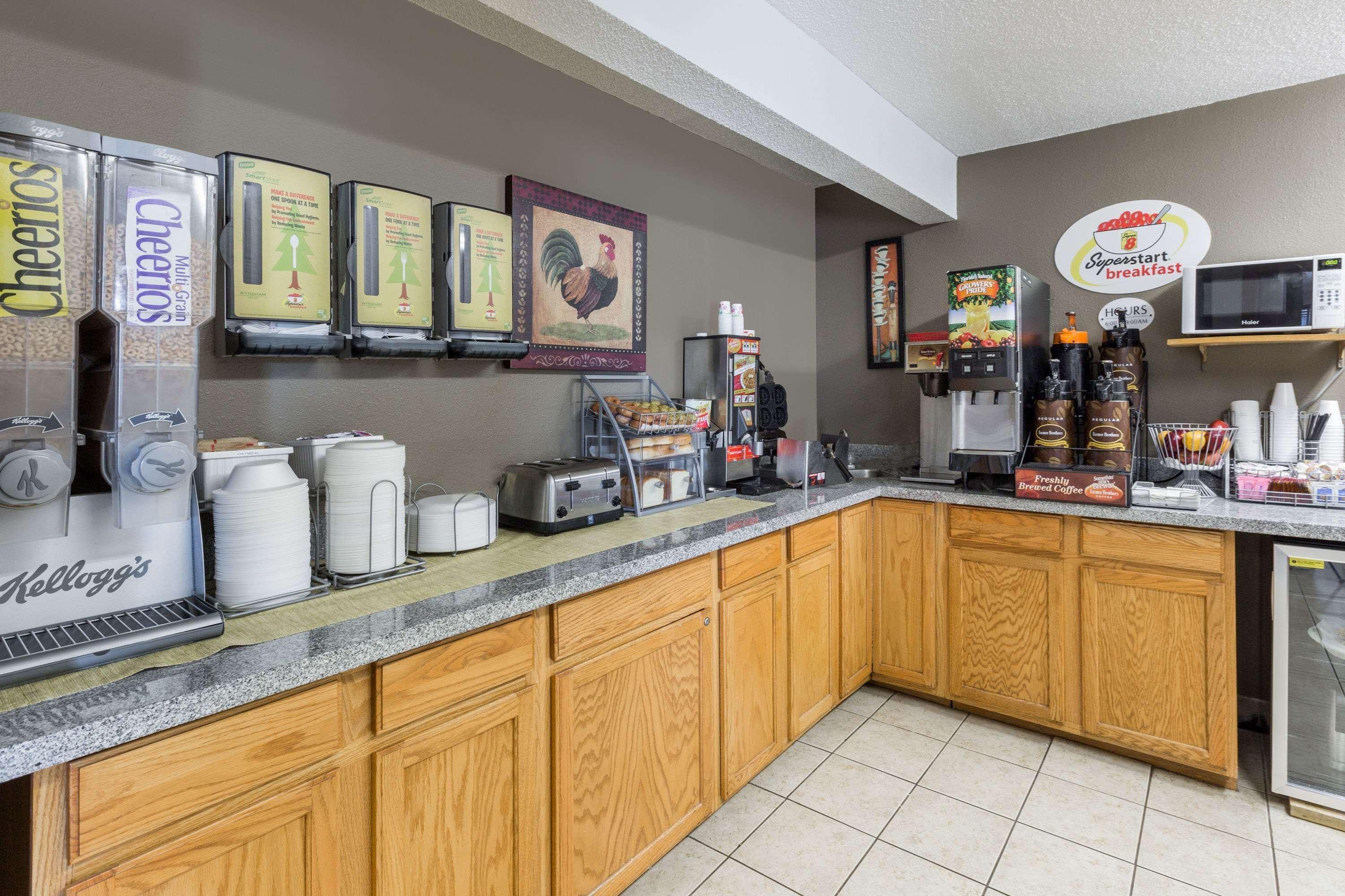 Super 8 By Wyndham Osceola Ia Motel Luaran gambar